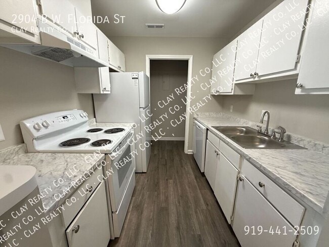 Building Photo - 2904 W Florida St