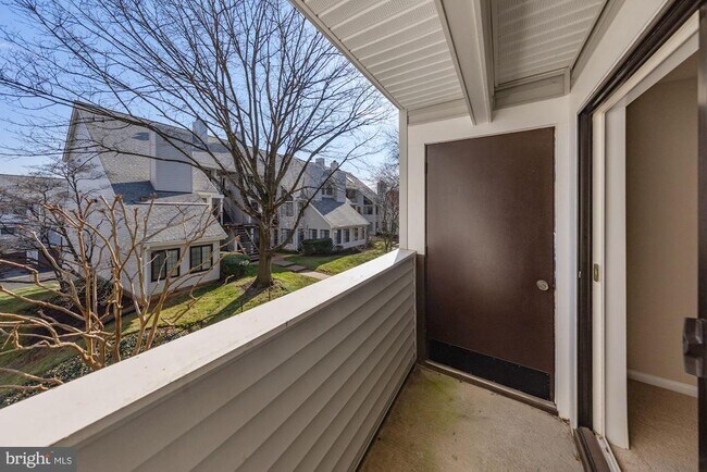 Building Photo - 1601 Carriage House Terrace