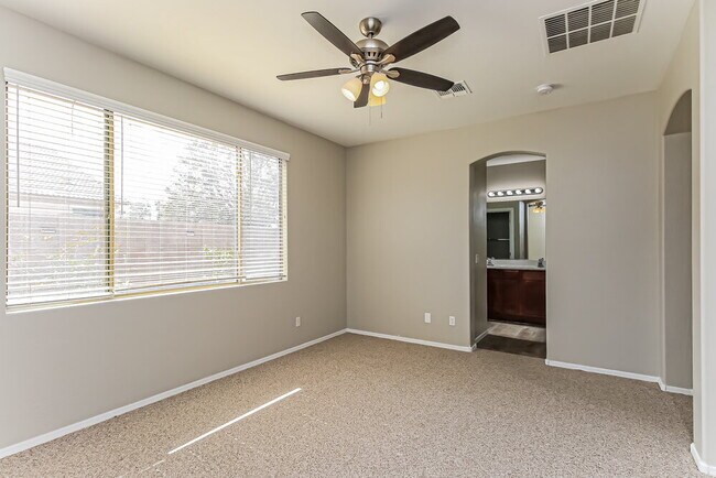 Building Photo - 3433 E Arianna Ave