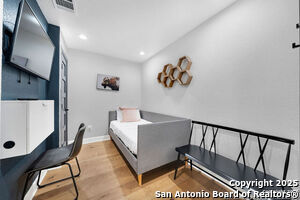 Building Photo - 767 E Myrtle St