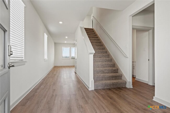 Building Photo - 530 Wilshire Rd