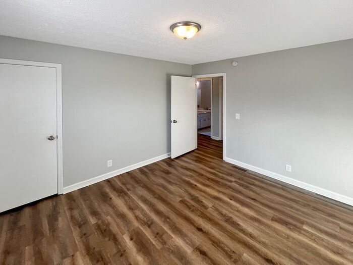 Building Photo - 920 Ilawood Dr