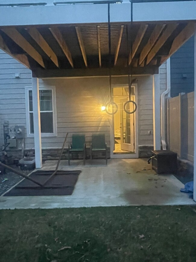 Building Photo - 10516 Seneca Falls Pl