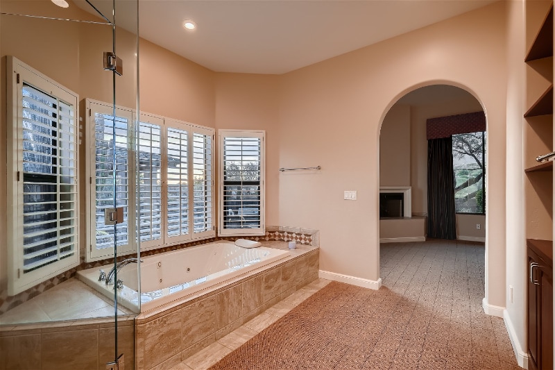 Building Photo - 6038 E Country Club Vista Dr
