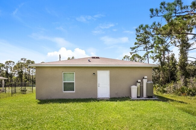 Building Photo - 12280 Hindle Ave