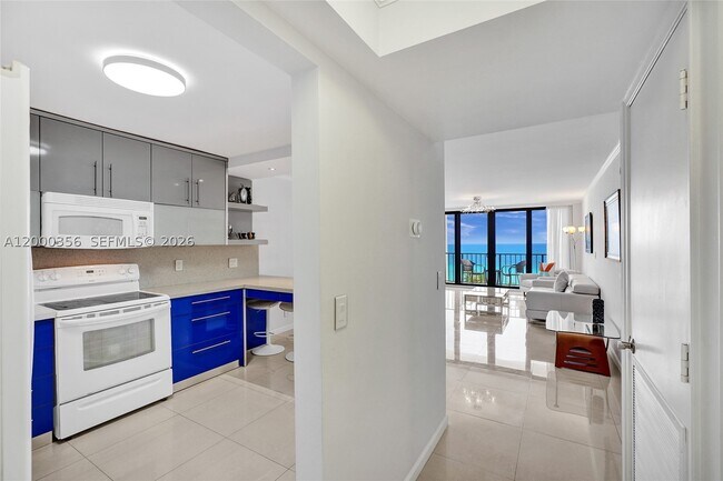 Building Photo - 2401 S Ocean Dr