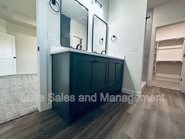 Building Photo - 16305 Villa Valeria Way