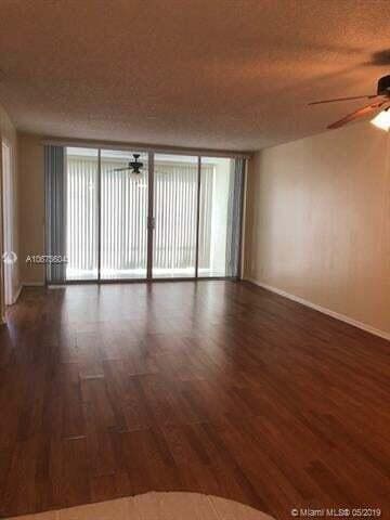 Building Photo - 1911 Sabal Palm Dr
