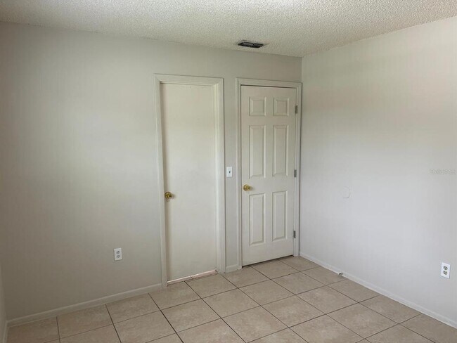 Building Photo - 12313 Eastcove Dr