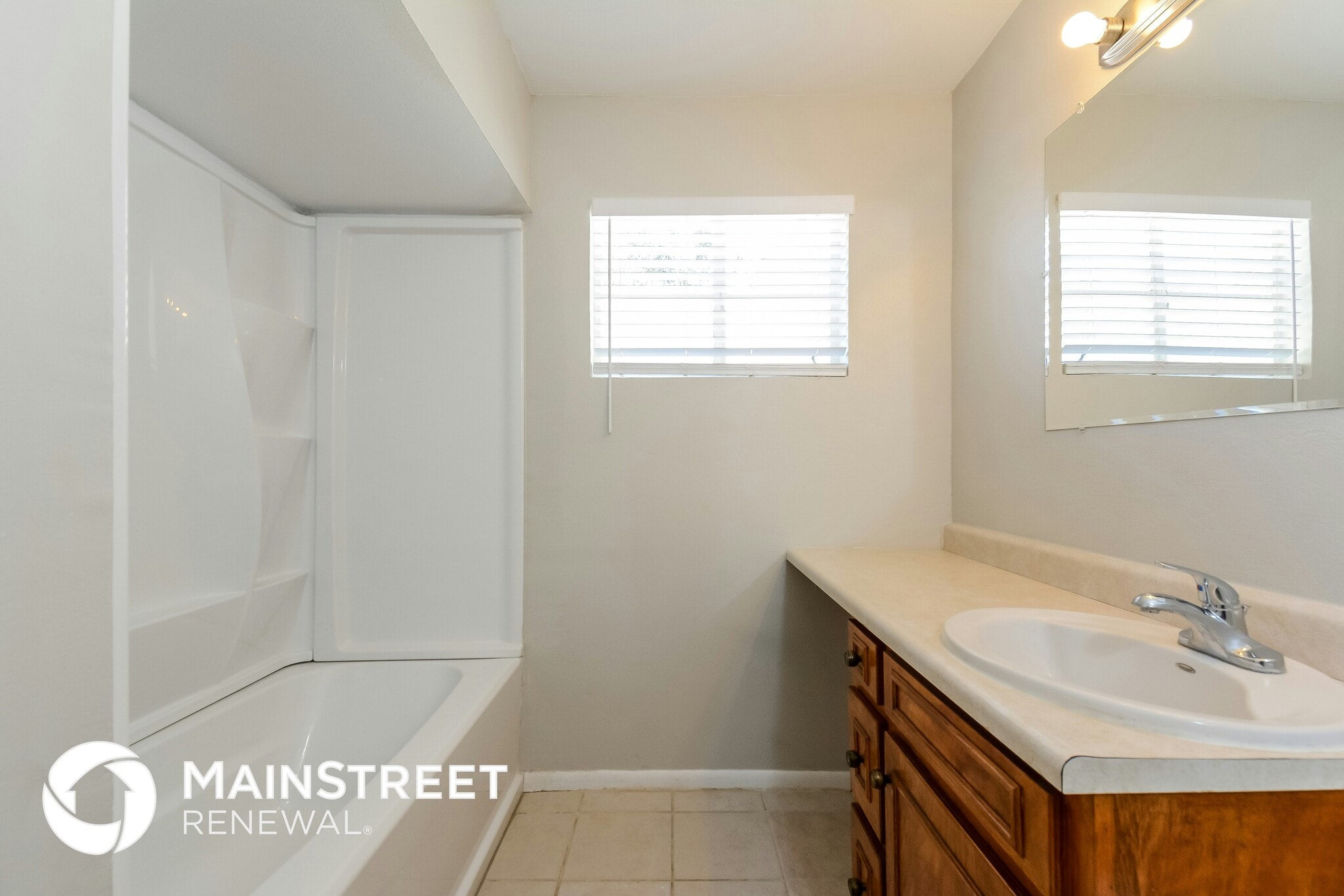 Building Photo - 4649 E 14th St