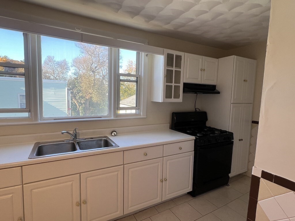 Building Photo - 18 Woolson St