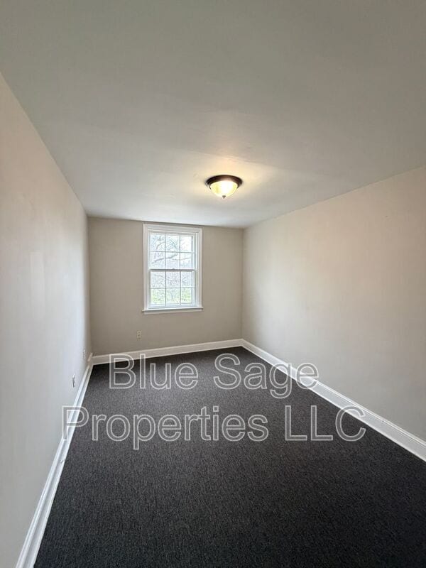 Building Photo - 2345 Bond Ave