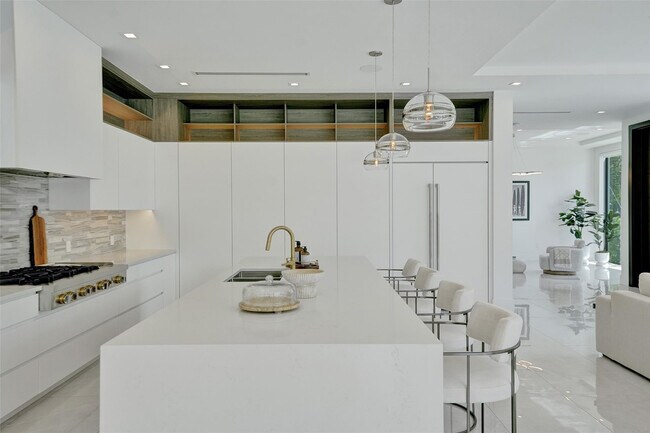 Building Photo - 1111 SE 9th Ave