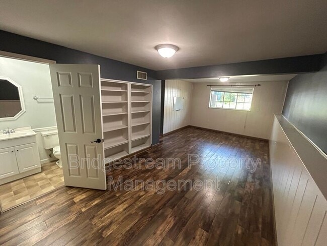 Building Photo - 3112 Charlotte Mill Dr