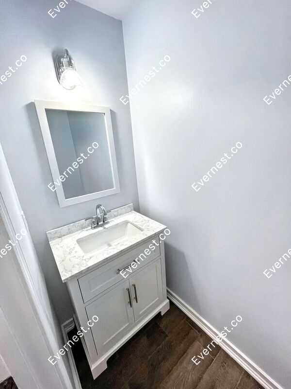 Building Photo - 7515 Fawndale Dr