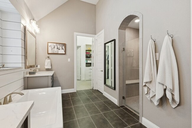 Building Photo - 2607 Maverick Way