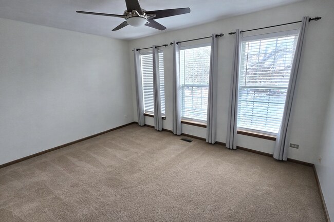 Building Photo - 2167 Rossiter Pkwy