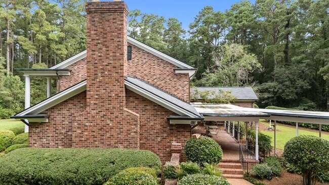 Building Photo - 221 Magnolia Ln