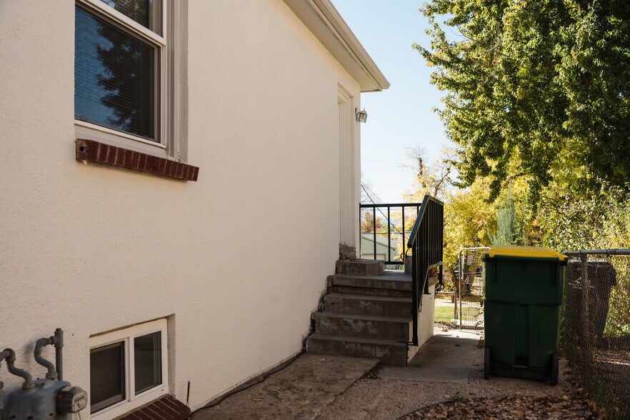 Building Photo - 2731 S Sherman St