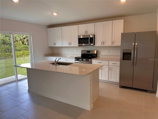 Building Photo - 1641 Nabatoff St