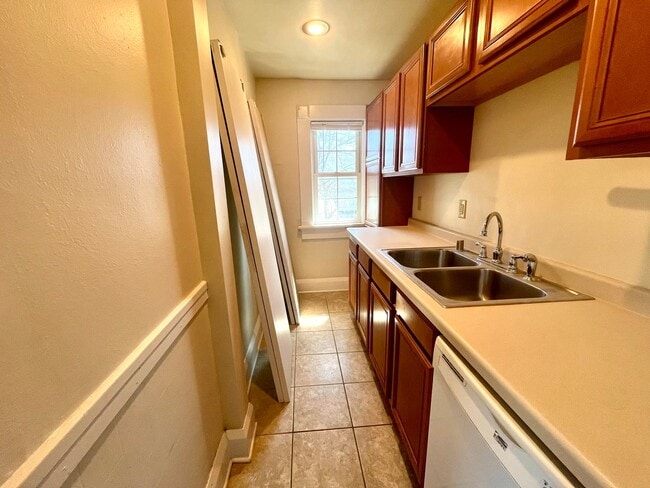 Building Photo - 3956-3958 N Murray