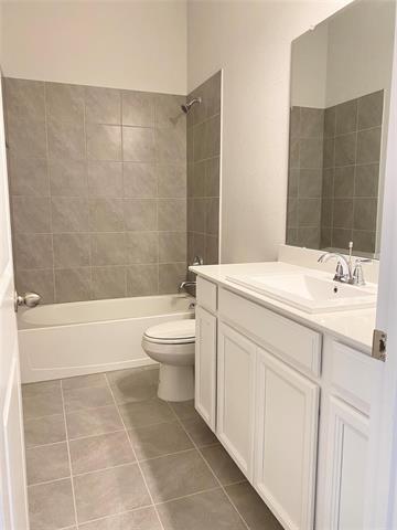 Building Photo - 4001 Smokey Hill Ct