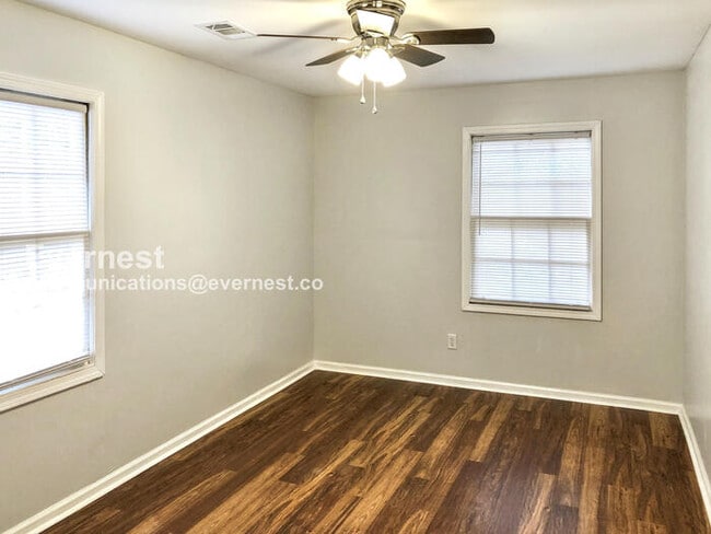 Building Photo - 540 Oglesby Bridge Rd SE