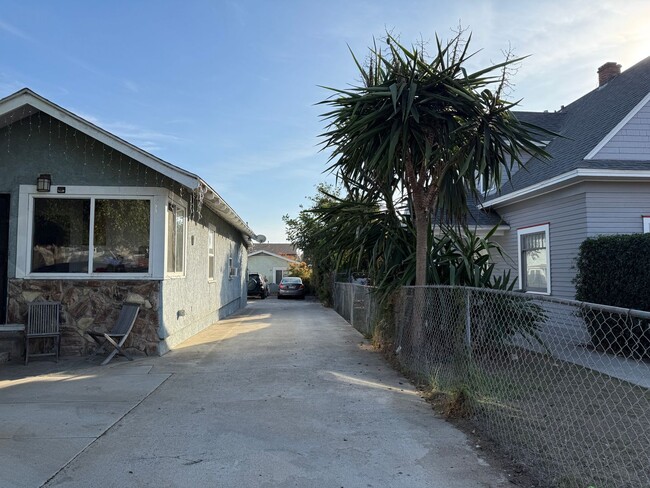 Building Photo - 2553 K St