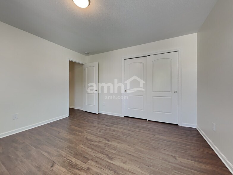 Building Photo - 15469 Destination Dr