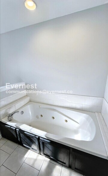 Building Photo - 183 Bunker Dr