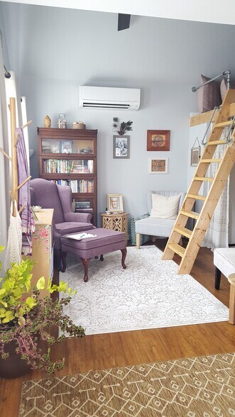 Building Photo - 11 W Windsor Ave