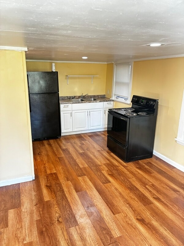 Building Photo - 4721 Alpha Ave