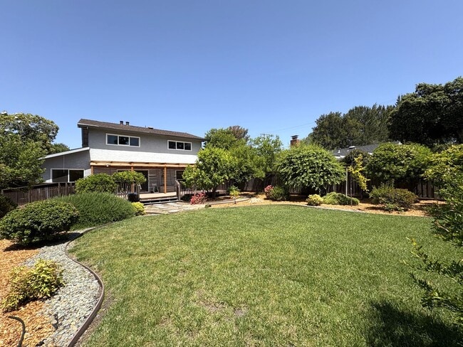 Building Photo - Charming Palo Alto Home with Beautiful Lan...