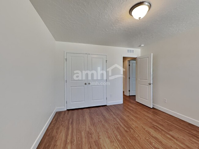 Building Photo - 1515 S Horton St