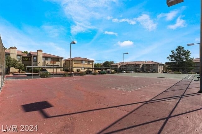 Building Photo - 7200 W Pirates Cove Rd