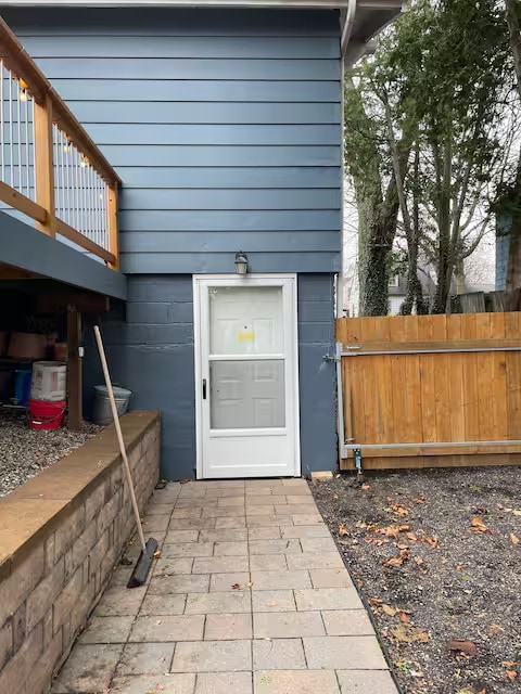 view from back patio to apartment entrance - 1622 Pear St