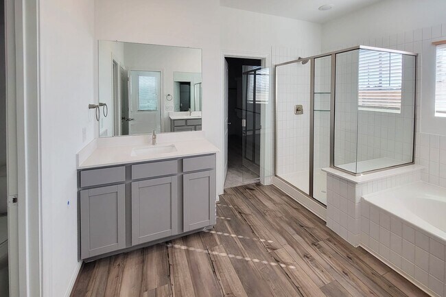 Building Photo - 25737 Damask Dr