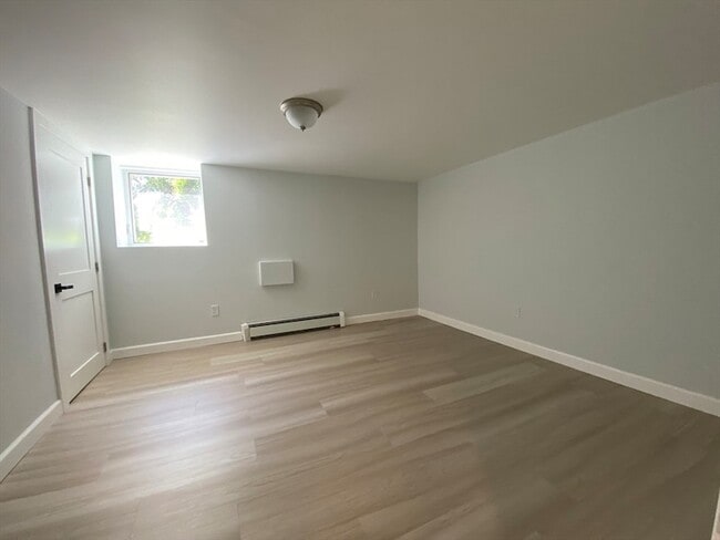 Building Photo - 30 Beechmont St