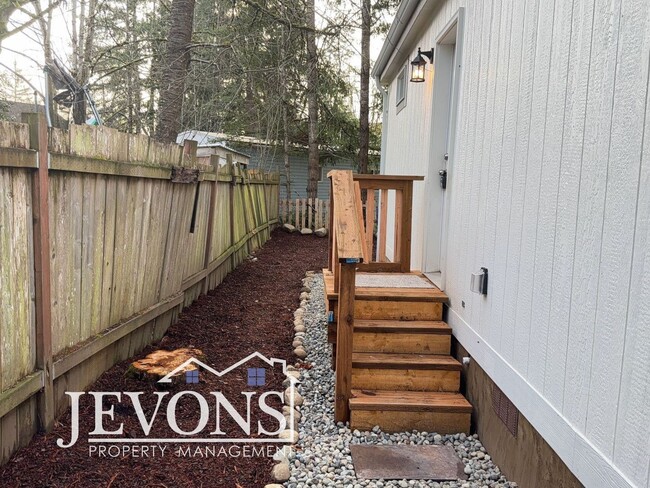 Building Photo - Charming Maple Valley Home on a Quiet Residential Street