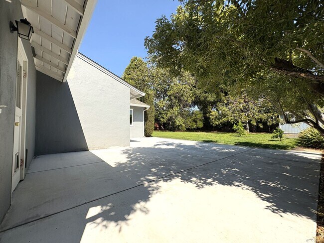 Building Photo - Charming 3BR/2BA Home in West Menlo Park