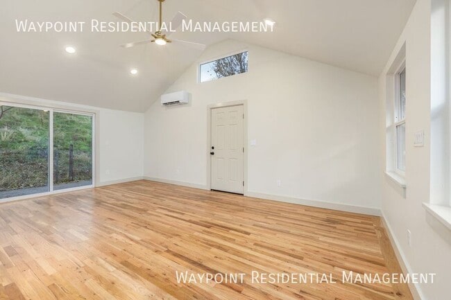 Building Photo - 2989 S Ivy St