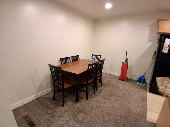 Building Photo - 1533 Riverside Ave