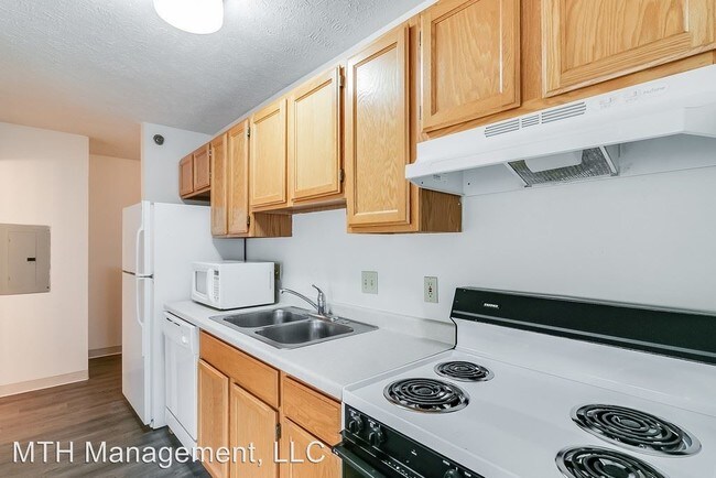 Building Photo - 2 br, 1 bath  - 315 W. Grand River Ave.