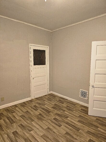 Building Photo - 459 Eichelberger St