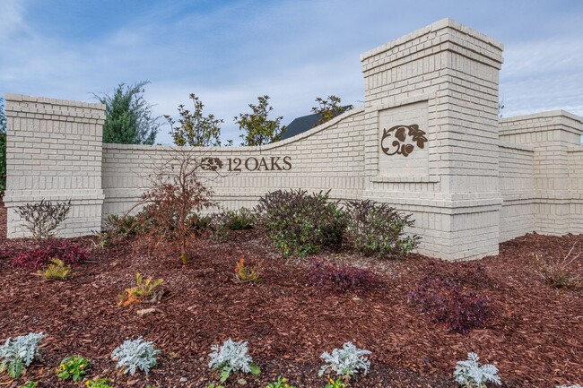 Building Photo - Gorgeous 4+ Bedroom Home in 12 Oaks
