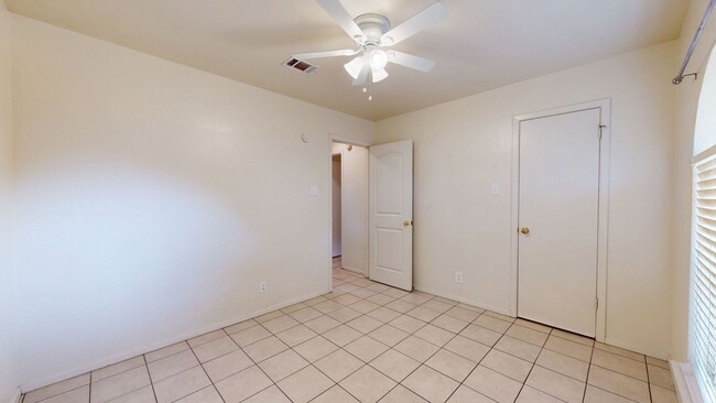 Building Photo - BRAND NEW STAINLESS STEEL APPLIANCES, ALL TILE HOME $1,295