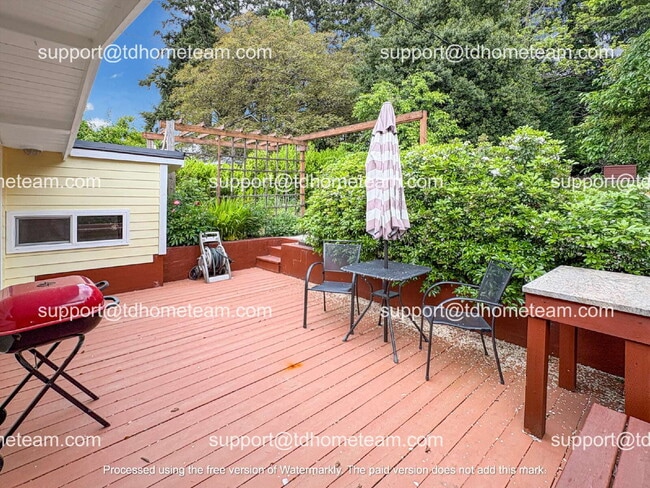 Building Photo - "Charming 2-Bed Gem in Renton with Granite Elegance – 620 sqft of Cozy Living!"