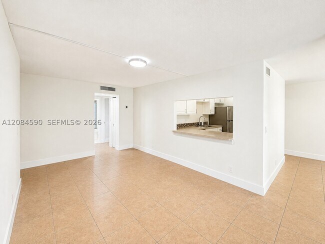 Building Photo - 9430 Live Oak Pl