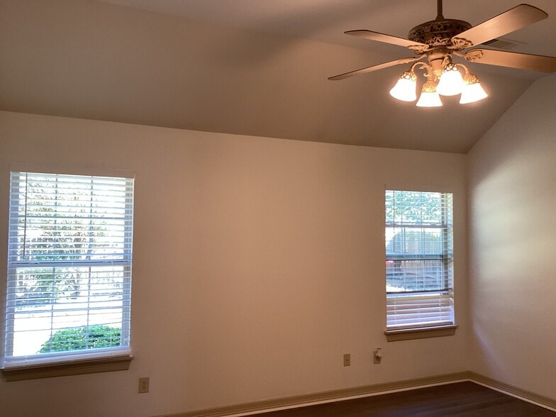 Building Photo - 3320 E Emmitsburg Pl