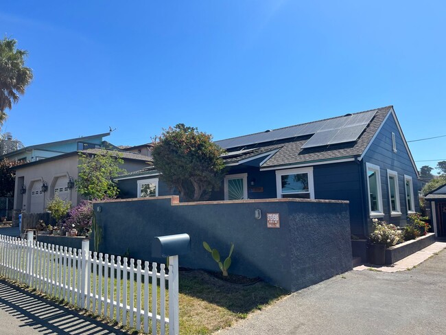 Primary Photo - Furnished 2 Bed 1.5 Bathroom in Cayucos!